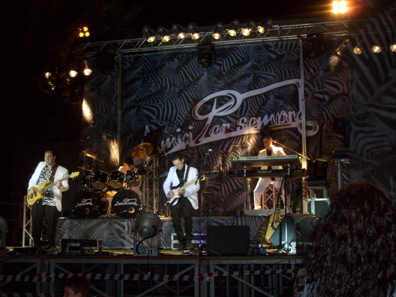 Scenografia zebrata – Amici Per Sempre live Viterbo